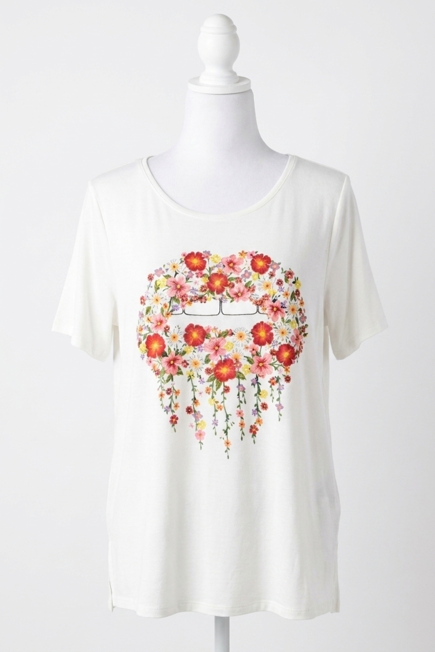 NEW ANDREE BY UNIT floral lips tee in white